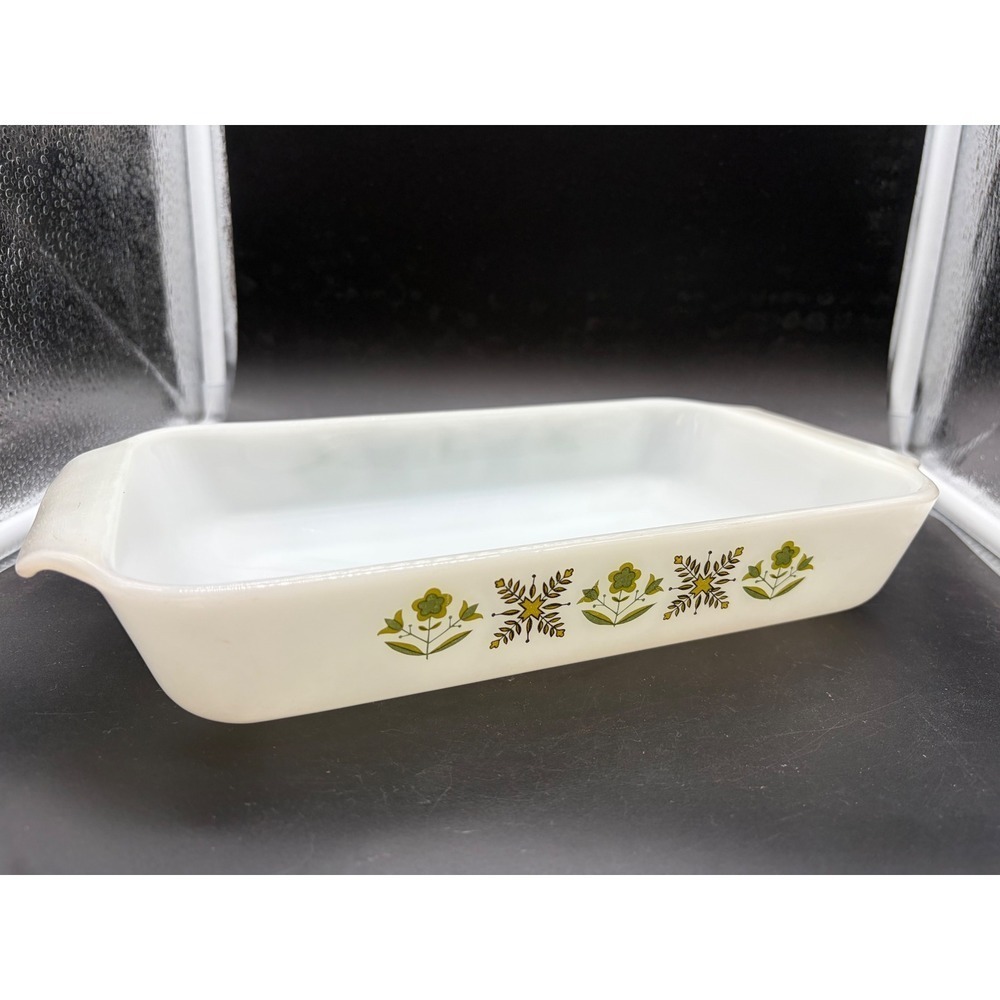 Anchor Hocking‎ Fire-King Meadow Green Milk Glass Baking Dish Rectangular 1.5 Qt